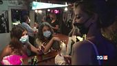 Nuove misure anti covid, guerra sulle discoteche