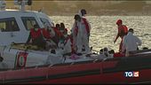 Sbarchi senza fine Lampedusa sciopera