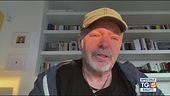 "Rispettate le regole e se vi annoiate ascoltate le mie canzoni", parola di Vasco Rossi