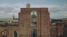 La facciata del Duomo di Siena