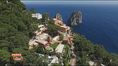 Capri riapre a metà