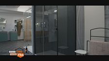 Una grande doccia per il bagno