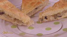 Focaccia ripiena di cipolle