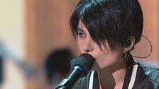 Giordana canta "I'll Never Love Again"
