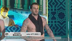 Andreas balla sulle note di "Haunted"