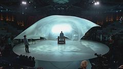 Gabriele danza sulle note di "Streets Of Philadelphia"