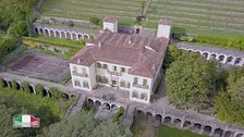 Il borgo di Pontremoli e Villa Dosi Delfini