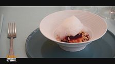 Panna cotta allo zafferano con marmellata di frutti rossi e riso soffiato