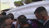Caivano, l'ultimo saluto a Maria Paola