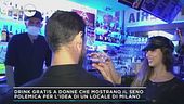 Drink gratis a donne che mostrano il seno