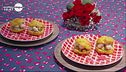 Bignè con scampi e avocado