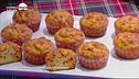 Muffin salati ai peperoni e pecorino