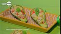 Avocado con formaggio primo sale