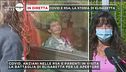 Elisabetta e il marito separati da un vetro