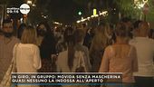 In giro, in gruppo: movida senza mascherina