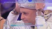 Vip e sensitivi che sostengono di vedere strane presenze - Gli scettici li attaccano