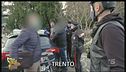 Droga a Trento, Brumotti aggredito dagli spacciatori