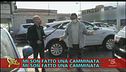 Teste di legno per le auto dei clandestini