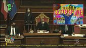 Un Senato "mostruoso", che scimmiotta Striscia