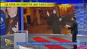 Dito medio a "La vita in diretta", la gaffe dell'inviata