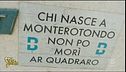 Locali e zone colorate, i cartelli da ridere