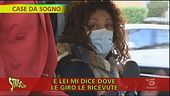 Case agli stranieri, ma scappa con i soldi