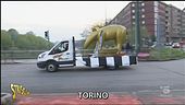 Tapirone gigante ad Andrea Agnelli