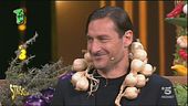 I Nuovi Mostri, Totti scende in campo e arriva in vetta