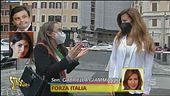 Virgina Raggi criticata da tutti, ci pensa la mamma