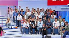 I corteggiatori entrano in studio