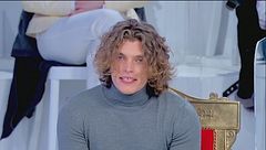 Massimiliano, il nuovo tronista, entra in studio