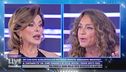 Vip con foto ultra ritoccate per essere perfette: messaggio negativo?