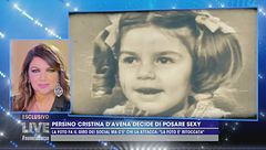 Persino Cristina D'Avena decide di posare sexy