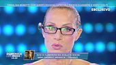 Annalisa Minetti con gli occhiali speciali