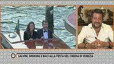 Salvini, smoking e baci alla festa del cinema di Venezia