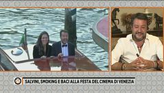 Salvini, smoking e baci alla festa del cinema di Venezia