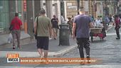 Boom del reddito di cittadinanza: "Ma non basta, lavoriamo in nero"