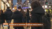 Ristoranti e shopping, le resse senza regole