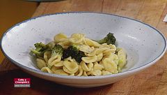 Orecchiette broccoli e acciughe
