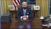 Una raffica di decreti per cancellare Trump