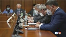 Draghi e i sindacati "E' la strada giusta"