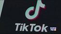 Tik tok, garante blocca gli account dei minori