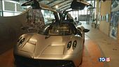 Pagani, sculture su quattro ruote