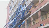 Gru su un palazzo tre morti a Torino