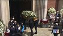 L'Addio a Carla Fracci tra applausi e lacrime