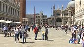 Turismo tra città d'arte e parchi a tema