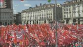 Sindacati in piazza "No a licenziamenti"