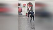Accoltella i passanti terrore in Germania
