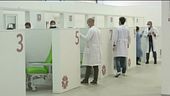 Risalgono i contagi "Prudenza e vaccini"