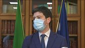 Contagi in crescita, "Avanti coi vaccini"